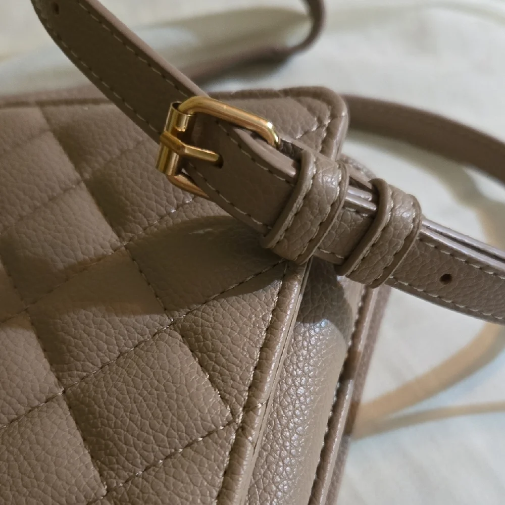 Mali+Lili Lola Quilted Taupe Crossbody Bag - Picture 2 of 12